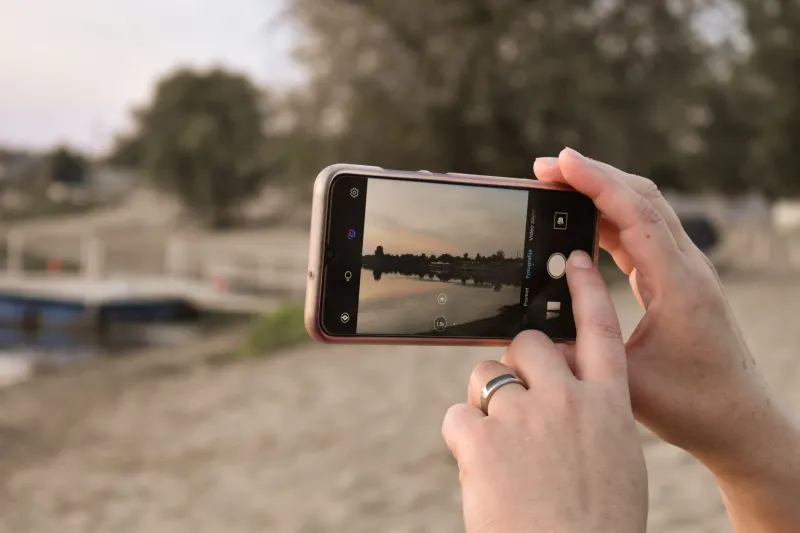 Lo smartphone come occhio: fotografare Lentischi Beach senza perdere un momento di vacanza